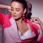 Surveen Chawla Instagram - Make way and Block it up!! ❤️💗 Outfit - @missyempire @misho_designs @shopanatina Shoes - @stevemaddenindia Styled by @sukritigrover Team @vanigupta.23 @simrankumar19 HMU @tush_91 @gohar__shaikh 📸 @visualaffairs_va