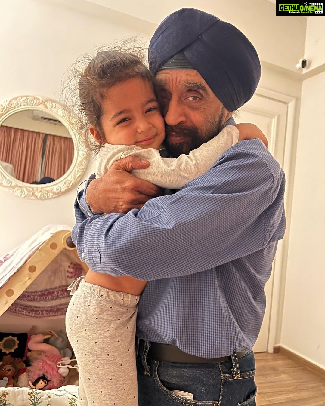 Surveen Chawla Instagram - I lean on you, U lean on me 💖Unconditional love, respect & support……today & always.To both these fathers in my life , one I have seen keep me before anything and anyone else in his life; thank you for being my “papa”!…. The new, 4 year old father, for really always being the best “papa” in the whole wide world … subtly & silently…. Happy Father’s Day 💖💖