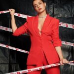 Surveen Chawla Instagram - Dangerously kicking ass ⚠️ Outfit @biancaandbridgett Jewellery @karishma.joolry Styled by : @sukritigrover Assisted by : @vanigupta.23 @simrankumar19 @ayushigala_ Makeup : @tush_91 Hair : @gohar_shaikh 📸 : @visualaffairs_va