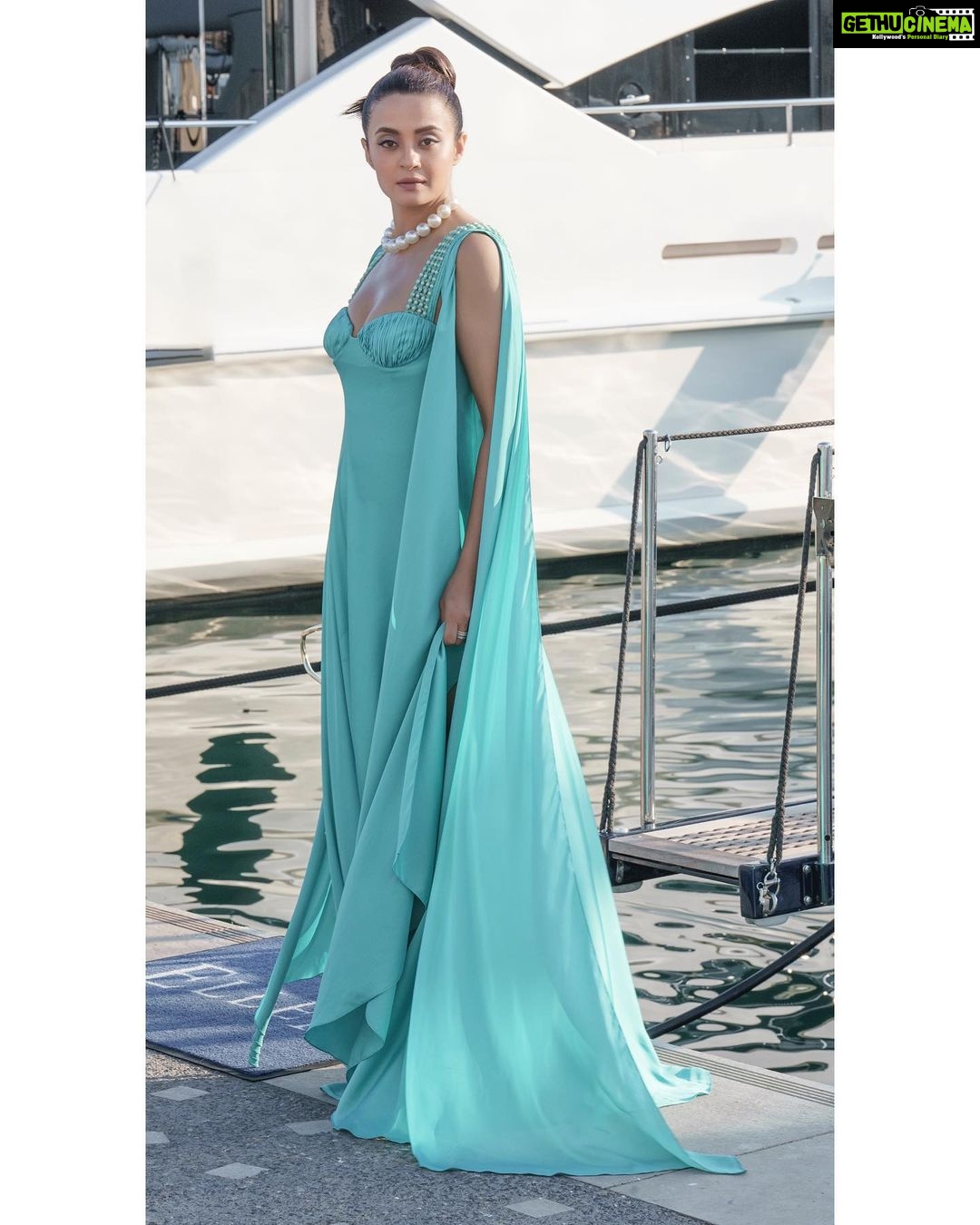Surveen Chawla Instagram - “Let the blue sky meet the blue sea and all is blue for a time….” - Moncy Barbour Dress: @supriamunjalatelier Heels: @stevemaddenindia Jewellery: @prerto @curiocottagejewelry Bag: @cultgaia Styled by: @sukritigrover Styling Team: @vanigupta.23 @simrankumar19 Styling Intern @mahek_gada Shot by: @faisal_miya__photuwale #Cannes #Cannes2023