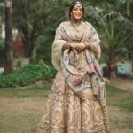 Swara Bhaskar Instagram – @reallyswara ‘s look for her Walima.
I am just grateful that the outfit made it in time to India!! All the way from Lahore – Dubai – Mumbai – Delhi to finally Bareilly 😅 
.
.
 Outfit: @alixeeshantheaterstudio @alixeeshanempire
Jewellery: @apalabysumitofficial
.
Styling: @a.bee.at.work @prifreebee
Make-Up: @makeupbypoojagosain
Hair : @lawangtamang95_delhei @anukaushikstudio
Photographs: @tarunchawlaphotography 
.
.
.
.
.
.
.
#weddingseason #indianweddings #fun #dance #love #weddings #reception #india #Delhi