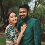 Swara Bhaskar Instagram – Like a Queen in green courtesy my fave @rahulmishra_7 … Giving @fahadzirarahmad also princely vibes! 💚💚💚 

Outfits: @rahulmishra_7
Jewellery: @khannajewellerskj
.
Styling: @a.bee.at.work @prifreebee
Make-Up: @makeupbypoojagosain
Hair : @lawangtamang95_delhei @anukaushikstudio 
Photographs: @tarunchawlaphotography Delhi दिल्ली