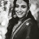 Swara Bhaskar Instagram – Swara on her Qawwali Night #SwaadAnusaar swipe till the end for a bonus photo!
Outfit @heenakochharofficial 
Jewellery @khannajewellerskj 
Makeup @theblackchairstudio @snehajrathi
Hair @antergallactic
Photos @tarunchawlaphotography 
.
.
.
#theblackchairstudio #qawwalinight #swarabhasker #swarabhaskar #heenakochhar #bridalmakeup #vizagmua #celebritybride #weddingmakeup #shaadi #wedmegoodsouth Delhi, India