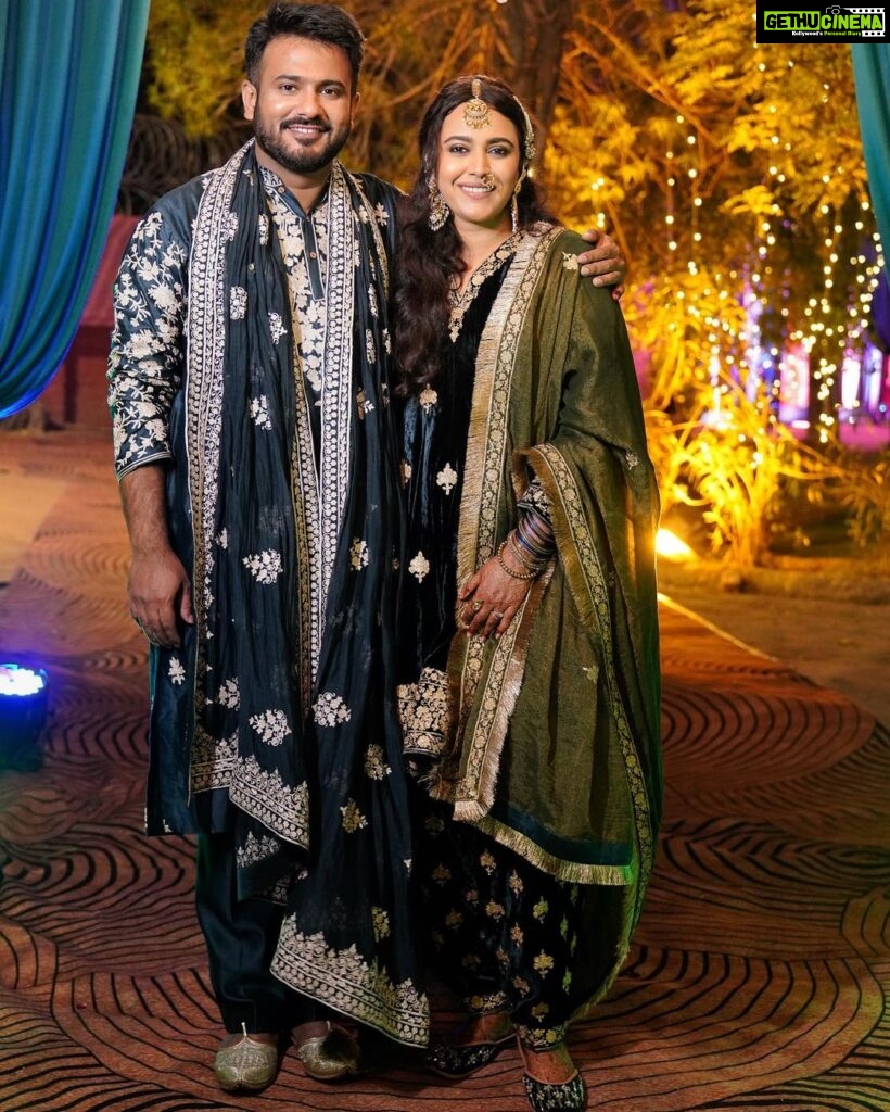 Swara Bhaskar Instagram - Yeh jo halka halka suroor hai! Qawwali Night at #SwaadAnusaar ✨ Photographs - @wedreel.in @gary_dean_taylor Outfits - @heenakochharofficial Jewellery - @khannajewellerskj Jhootis - @labelsanafazal