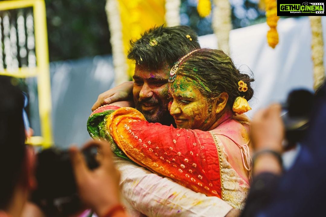 Swara Bhaskar Instagram - Haldi in some cultures, Ubtan and Maiyan in some, but love is a language all cultures understand. ♥️ #SwaadAnusaar Pics: @tarunchawlaphotography Delhi, India