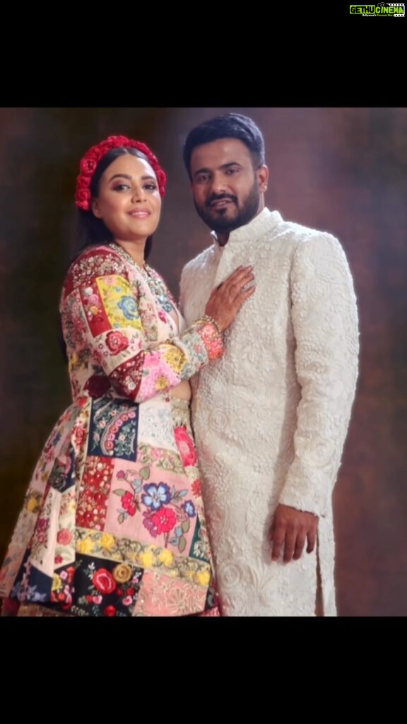 Swara Bhaskar Instagram - When asked what the secret to a successful relationship is, digital coverstar Swara Bhasker (@reallyswara) shares, “I don’t want to give advice because our relationship is very new. But I think what enabled us to be together was that we accepted that we come from different worlds. In India, love comes with a lot of societal pressure. Young couples in India have to battle caste, class, and religion... But if you love each other, then fight the fear.” ⠀⠀ “We need to acknowledge that we are two different people, hailing from different backgrounds, who have different lived experiences. I would say don’t change who you are fundamentally, but it is okay to step out of your comfort zone. That’s how you learn... She [Swara] has this wonderful, non-judgmental attitude towards everyone. And this allowed me to share my innermost feelings with her. She is extremely supportive, and she gave me that safe space that I was craving,” adds Fahad Ahmad (@fahadzirarahmad). Editor: Nandini Bhalla (@nandinibhalla) Videographer: Shrey Gulati (@shrey_gulati) Video Editor: Sanyam Purohit (@sanyampurohit) Styling: Palak Valecha (@_palakvalecha_) Interview: Meghna Sharma (@sharmameghna) Hair and Make-up: Anu Kaushik (@kaushikanu) Fashion Assistant: Rhea Kimberly Mitra (@rheaa_mitra) Artist’s Reputation Management Agency: Keerat Publicity (@kpublicity), Shilpi Ishan Verma (@duggal_shilpi), Bhavika Karia (@bhavikak27) Swara is wearing an Upcycled Multi Patchwork Red Ombré Lehenga, and Upcycled Multi Patchwork Peplum Jacket with Bralette, both Varun Bahl (@varunbahlcouture). Nooran Polki Set, Panchsheel Jewellers (@panchsheeljewellers). Gold Jadau Paunchi Bracelet, Amrapali Jewels (@amrapalijewels) Fahad is wearing a Cream Three-Dimensional Floral Sherwani Set, Seema Gujral (@seemagujraldesign) Read their full interview in the latest issue of Brides Today...on stands now. . . . . . #BridesToday #SwaraBhasker #FahadAhmad #BridesTodayCover