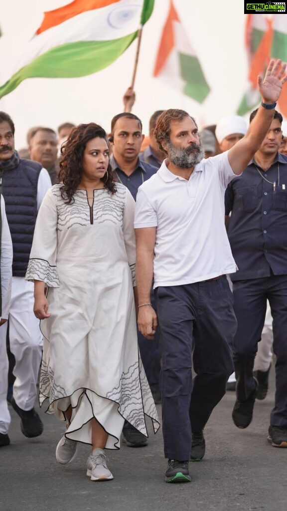 Swara Bhaskar Instagram - Sapney agar zidd bann jaaein toh sach ho jaatey hain! Let’s dream for and walk towards a better future for India!✊🏽🇮🇳❣️✨ #bharatjodoyatra