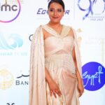 Swara Bhaskar Instagram - The final night! Abu-Sandeep bringing the Indian dhoti glam in this chamoise satin sarong skirt paired with a rouched ivory chamois satin bustier with an attached drape hand embroidered with pearls finished with crystal danglers! 🤍✨🤗🌍 . Outfit : @abujanisandeepkhosla Ring: @anaash . Styled by: @prifreebee @a.bee.at.work Photographs: @ahmedsami_photography Hair : @antergallactic Make-Up: @makeupbyyaramaziad @lancomepopup Fashion Assistant: @v4nyav3rma