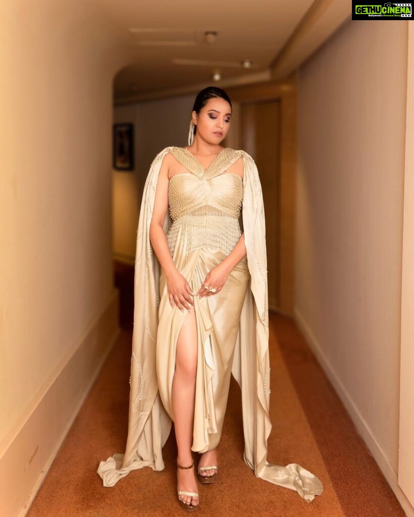 Swara Bhaskar Instagram - Finale Ready! All set for the closing ceremony of the 44th Cairo International Film Festival in #AbuSandeep of course ! ✨🌎💕 . Outfit : @abujanisandeepkhosla Ring: @anaash.in . Styled by: @prifreebee @a.bee.at.work Photographs: @ahmedsami_photography Hair : @antergallactic Make-Up: @makeupbyyaramaziad @lancomepopup Fashion Assistant: @v4nyav3rma Cairo Opera House