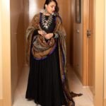 Swara Bhaskar Instagram - . @abujanisandeepkhosla capturing the vibrancy of Bandhini, the mystery of black, the grace of cotton, and the rhythm of Indian silouhettes all in this gorgeous Anaarkali! Love! 🖤✨ . At the event - ‘Rethinking Refugees: Azadi to Co-exist’ hosted by @theazadiproject @rethinking_refugees @afmadras . Outfit : @abujanisandeepkhosla Necklace: @sangeetaboochra @minerali_store #delhi Bangles and ring: @teejhindia . Styled by: @prifreebee @a.bee.at.work Photographs: @ahmedsami_photography Hair : @antergallactic Make-Up: @makeupbyyaramaziad @lancomepopup Fashion Assistant: @v4nyav3rma Alliance Française of Madras