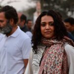 Swara Bhaskar Instagram - At a time when hate is normal & the dominant logic is that ‘no low is too low as long as the election is won’.. when society is so brutalised that we barely blink at heinous crimes, @bharatjodo yatra is a radical new imagination & expression of how we can resist hate. 💛✨🇮🇳 @incindia @rahulgandhi . Photographer: @_jaiswalashish Ujjain MP India