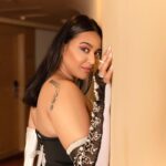 Swara Bhaskar Instagram - Aaaaaannndddd we are done! A spectacular #ciff44 comes to a close! Congratulations @cairofilms on a splendid festival!! ✨✨✨ Time for one final partyyyyyyyy 🥳🍾🎉 . Jumpsuit : @meta_manthan Rings: @karishma.joolry Heels: @labelrsvp . Styled by: @prifreebee @a.bee.at.work Photographs: @ahmedsami_photography Hair : @antergallactic Make-Up: @makeupbyyaramaziad @lancomepopup Fashion Assistant: @v4nyav3rma The Nile Ritz-Carlton, Cairo