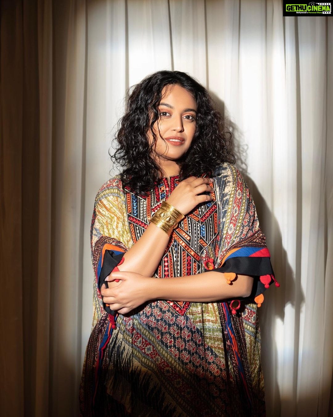 Swara Bhaskar Instagram - The spirit of a nomad ❤️🖤💛 . Outfit: @gulabobyabusandeep Bracelet: @tribebyamrapali . Styled by: @prifreebee @a.bee.at.work Photographs: @ahmedsami_photography Hair : @antergallactic Make-Up: @makeupbyyaramaziad @lancomepopup Fashion Assistant: @v4nyav3rma . . . . . . #cairointernationalfilmfestival #juryduties #egypt #cairo #travel #filmfestival #kaftans #multicolored # abujanisandeepkhosla #gulabobyabusandeep Cairo, Egypt