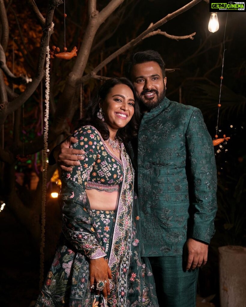 Swara Bhaskar Instagram - Sangeet night in Rahul Mishra! 💚✨ Outfits: @rahulmishra_7 Jewellery: @khannajewellerskj . Styling: @a.bee.at.work @prifreebee Make-Up: @saracapela Hair : @jrmellocastro Photographs: @wedreel.in