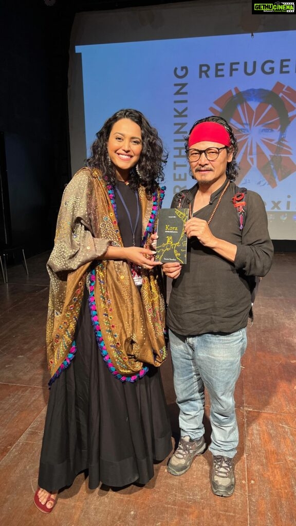 Swara Bhaskar Instagram - The inspiring @tenzin_tsundue_tibet reading from his latest collection of poetry ‘Kora’.. Here is ‘when it rains in Dharamshala’ Alliance Française of Madras