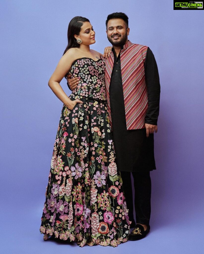 Swara Bhaskar Instagram - Series titled: Yepp! 😍 I think we made a good decision @fahadzirarahmad 🤓😍 Pics courtesy @chandrahas_prabhu Lookin’ sharp courtesy @who_wore_what_when @rahulmishra_7 @svacouture @saracapela @antarabahugunaghosh @antergallactic Mumbai, Maharashtra