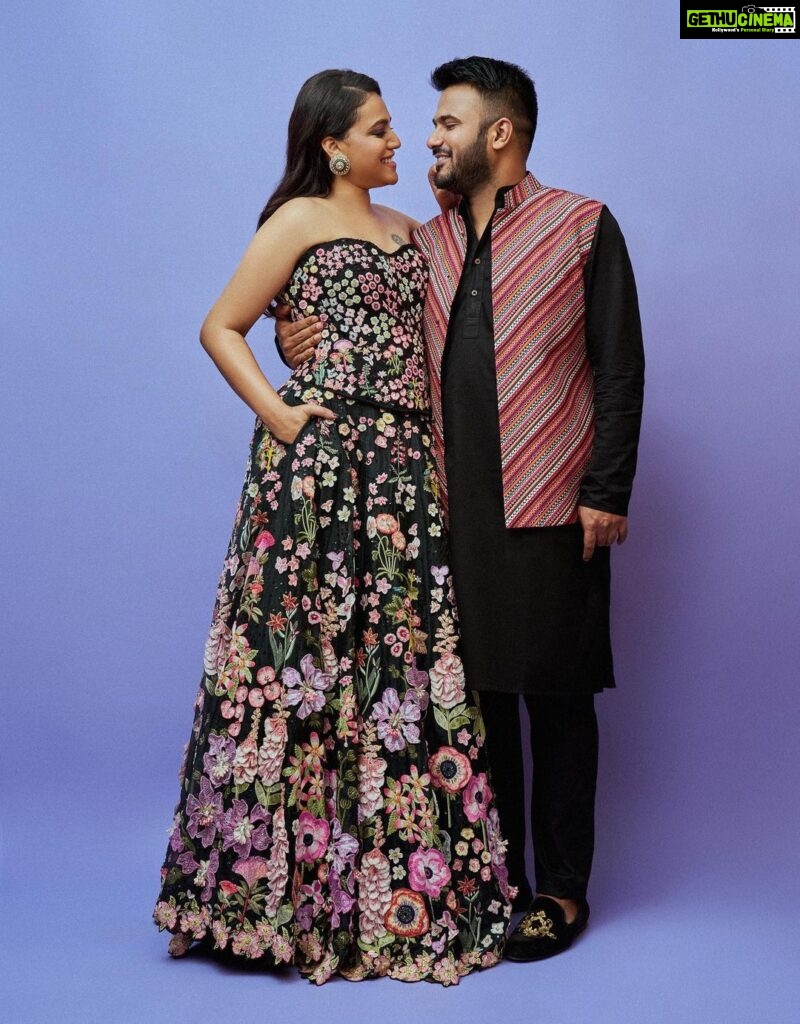 Swara Bhaskar Instagram - Series titled: Yepp! 😍 I think we made a good decision @fahadzirarahmad 🤓😍 Pics courtesy @chandrahas_prabhu Lookin’ sharp courtesy @who_wore_what_when @rahulmishra_7 @svacouture @saracapela @antarabahugunaghosh @antergallactic Mumbai, Maharashtra