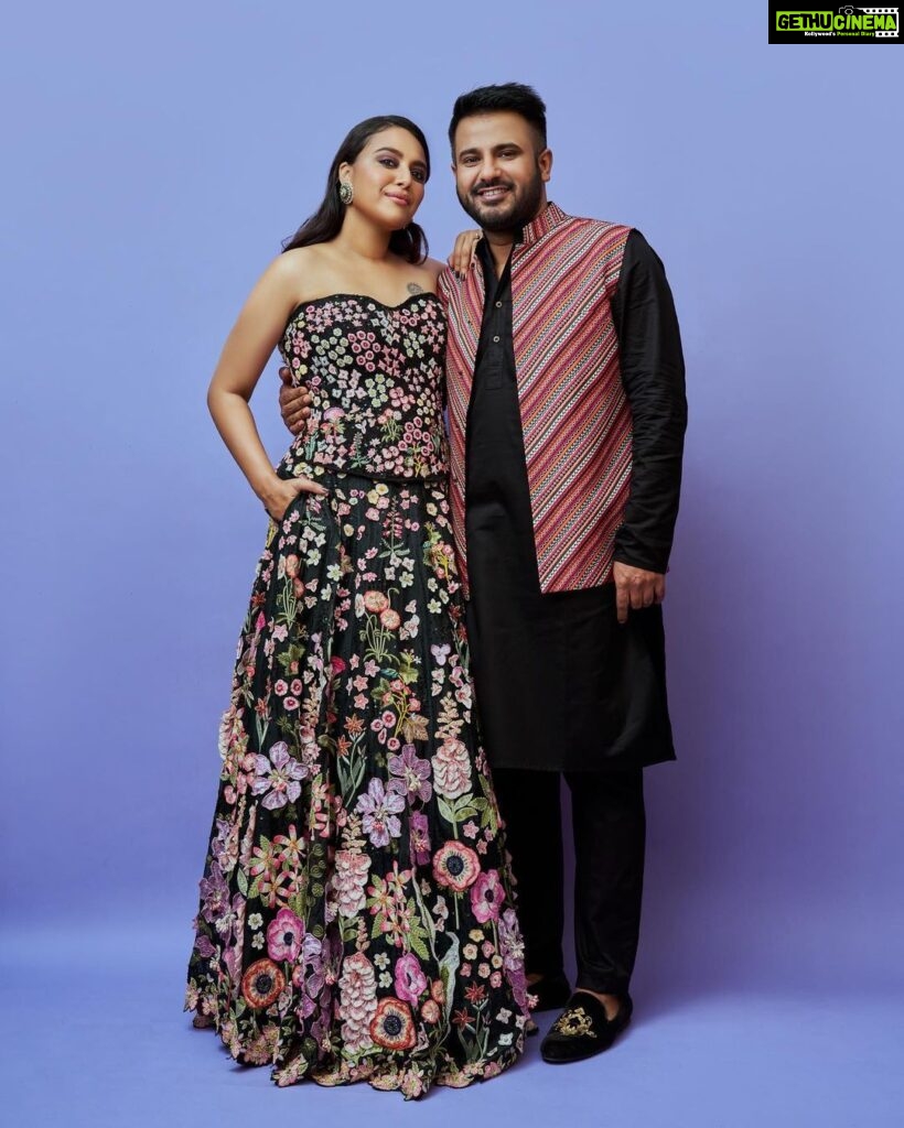 Swara Bhaskar Instagram - Series titled: Yepp! 😍 I think we made a good decision @fahadzirarahmad 🤓😍 Pics courtesy @chandrahas_prabhu Lookin’ sharp courtesy @who_wore_what_when @rahulmishra_7 @svacouture @saracapela @antarabahugunaghosh @antergallactic Mumbai, Maharashtra