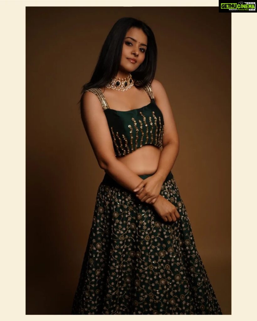 Swathishta Krishnan Instagram - For the bewitching bride-to-be! @savinidii_official ✨ Playful puff sleeves and detailed floral hand-embroidery converge across a bespoke and contrast-colored bridal lehenga choli. Radiant striped borders wrap around the arms and neckline, highlighting this wondrous design for the blushing bride-to-be. Inframe: @swathishta_krishnan Styling: @paviiiee_08 Makeup: @chisellemakeupandhair Jewellery: @mspinkpantherjewel Photography: @gilbertphotographer #lehengacholi #bridallehengas #lehenga #handembroidery #savinidiibride #bridalwear #savinidii #bride #fashion #wedding #bridal #southindianweddings #bridetobe #onlineshopping #bridallehenga #ethnicwear #designer #weddinginspiration #designerwear #bridalfashion #bridaldress #fashiondesigner #intricatedesign #lehengas #chennaidesigner #southindianbride