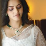Swathishta Krishnan Instagram - White 🤍 . . . Wearing @wondrdiamonds Makeover @keerthana_makeupartistry Captured by @thatmadraskaran Saree @rubyafroz80 @_.rubeenavogueofficial._ . . . #somemajorthrowbacks