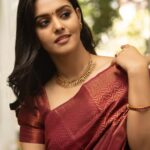 Swathishta Krishnan Instagram – Few more ❤️
.
.
.
.
.
Wearing @swarnasaris 
Jewellery @mspinkpantherjewel