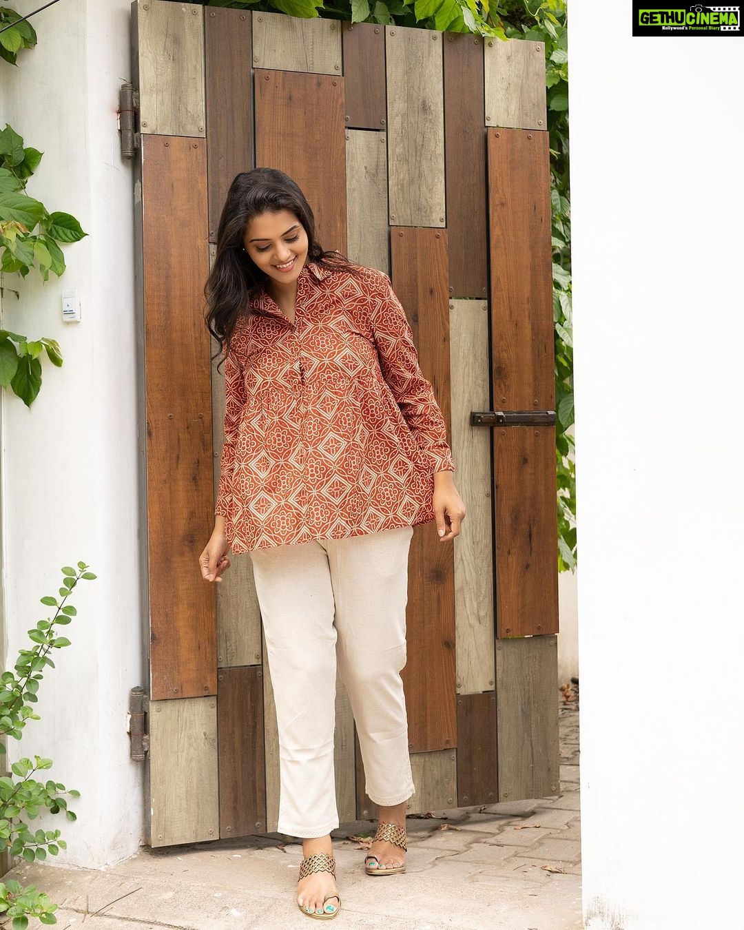 Swathishta Krishnan Instagram - Summering @demozastores . . . @mikkie_photographhy @kirthana_mua