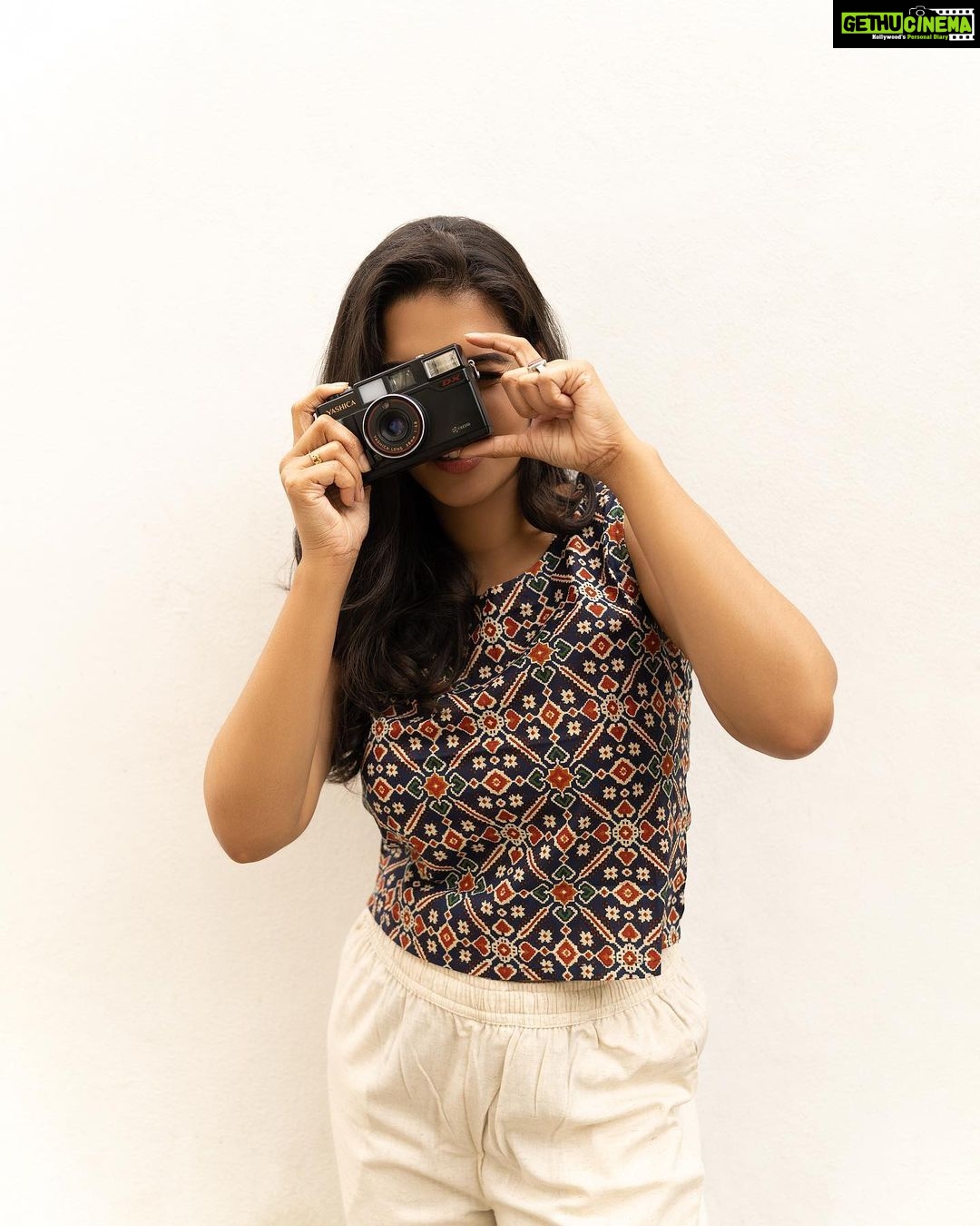 Swathishta Krishnan Instagram - Summering @demozastores . . . @mikkie_photographhy @kirthana_mua