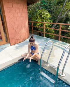 Swati Kapoor Instagram - Stages of Pani thanda hai 🥶