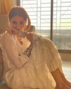 Swati Kapoor Instagram - New video is up on Hipi. Check it out now 💕

Link in bio.
