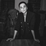 Taapsee Pannu Instagram - Life mein bohot Kabaad ikattha kar Rakha hai…. Time to sort it out…. But first let me fix my shoe ….