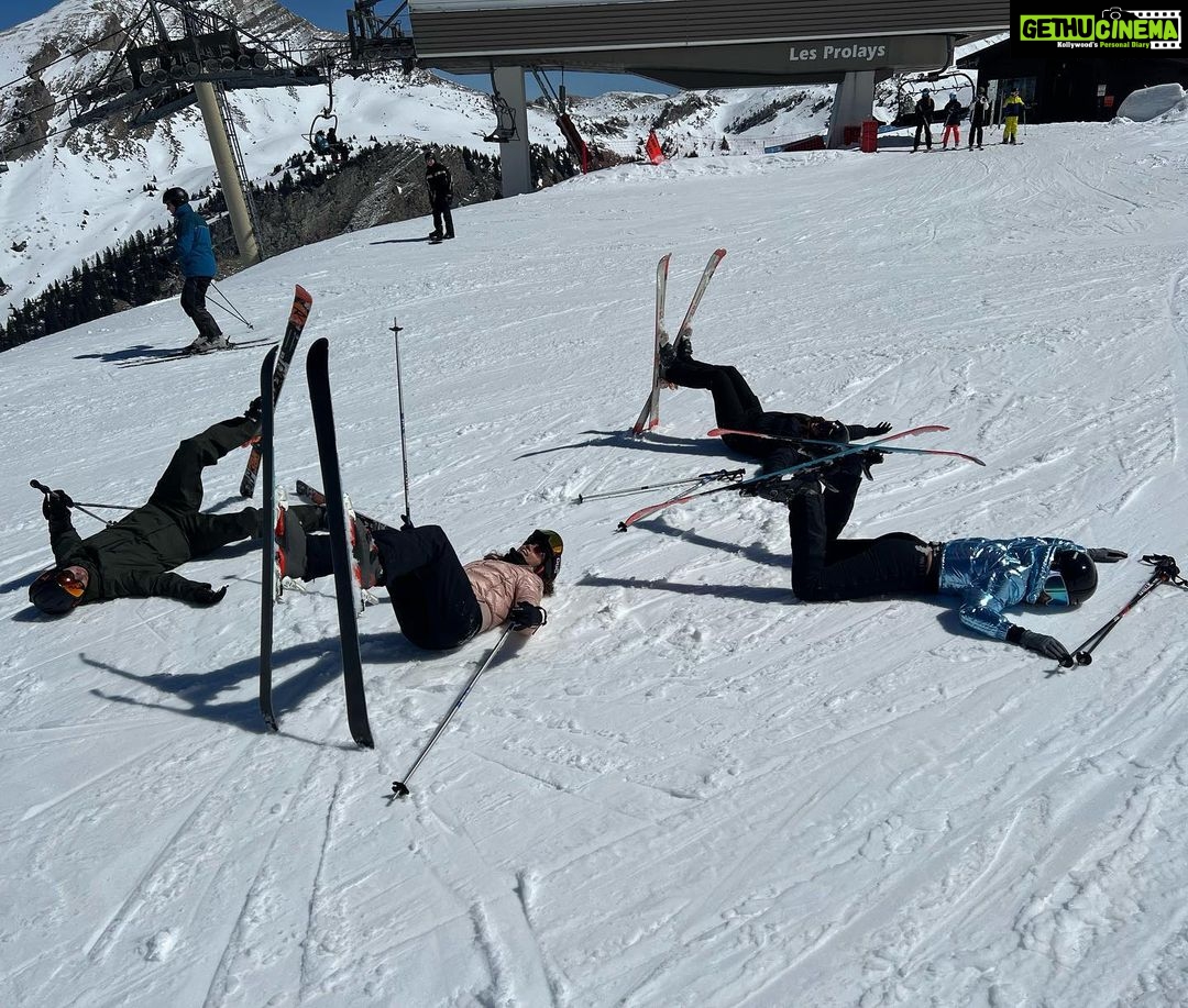 Taapsee Pannu Instagram - Skis up for this time… until we meet again! #tapctravels Avoriaz 1800