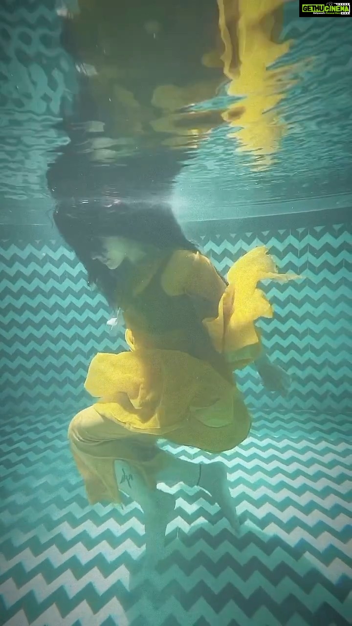 Taapsee Pannu Instagram - High time mermaid gets a makeover…. #Sareelove #letItFlow #Art @khamkhaphotoartist u the artist ! Leela Palace, Udaipur