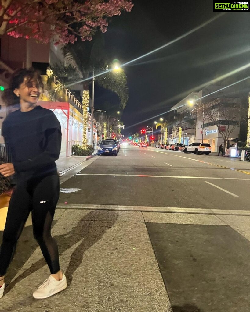 Taapsee Pannu Instagram - The city we have seen so much in films that it feels like we have been there since ever! #LosAngeles