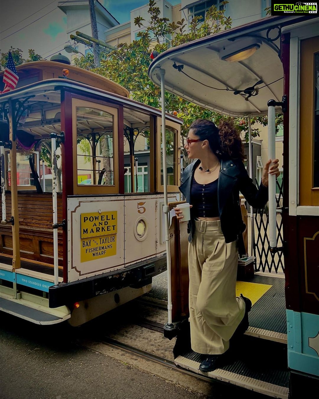 Taapsee Pannu Instagram - Light's fading I'm changing Overthinking, I don't know what to do.. Take me back, take me back #SanFrancisco