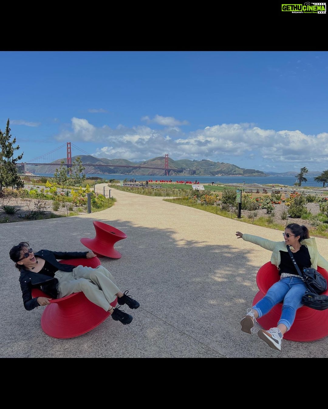 Taapsee Pannu Instagram - Light's fading I'm changing Overthinking, I don't know what to do.. Take me back, take me back #SanFrancisco