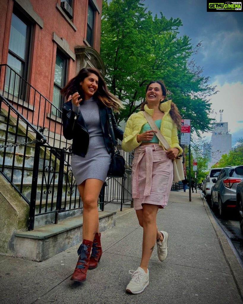 Taapsee Pannu Instagram - These streets will make you feel brand new Big lights will inspire you Let's hear it for New York New York New York