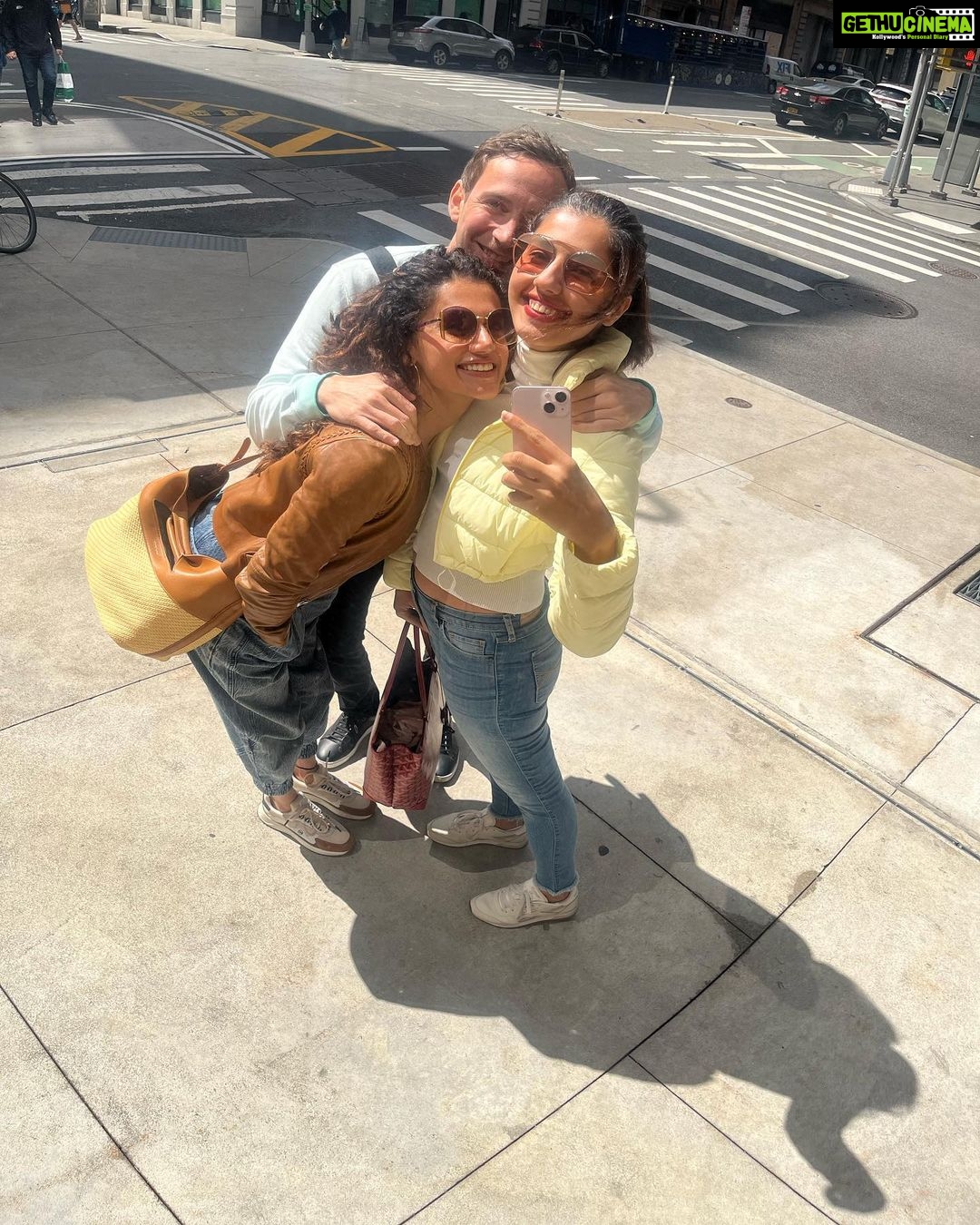 Taapsee Pannu Instagram - These streets will make you feel brand new Big lights will inspire you Let's hear it for New York New York New York