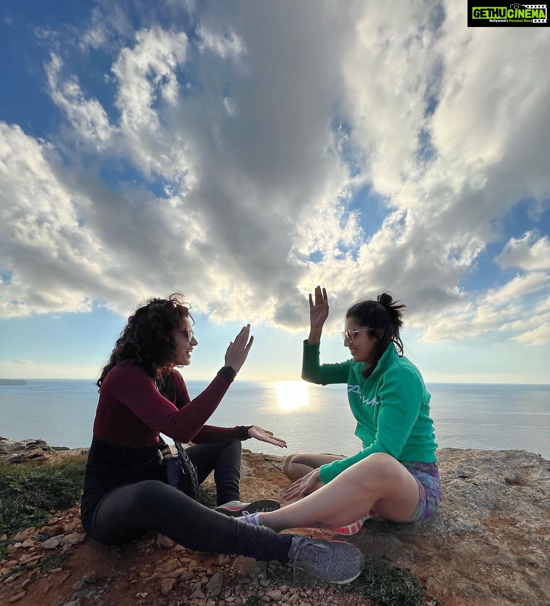 Taapsee Pannu Instagram - To my first… forever….. to many more sunrise n sunsets together… Happy Birthday Puchi! My 8 and my favourite !