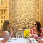 Taapsee Pannu Instagram - 10 years….. A lot has changed. But in these pictures r a few things that haven’t. We had to catch up on a lot of madness and @theleelapalaceudaipur thank you for making this time even more special and memorable. @mani_bhatia89 @jk_bosslady @theleela #theleelapalaceudaipur #theleela #palacebythelake #luuxuryliving The Leela Palace Udaipur