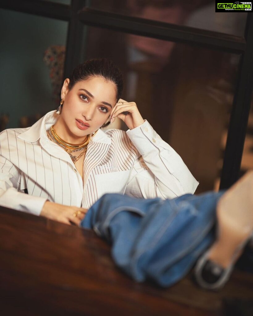 Tamannaah Instagram - Crop it like it’s hot 🤍🤍🤍 Outfit: @off___white @giuseppedimorabito_official Jewelry: @misho_designs @gabyray @ishhaara Styled by: @shaleenanathani Assisted by: @vasudhaguptaa Hair: @hairbyseema assisted by @aryan.mhatre07 Makeup: @savleenmanchanda Assisted by: @anushkajainn__ Shot by: @pixel.exposures @vidhigodha Digital team: @59thparallel