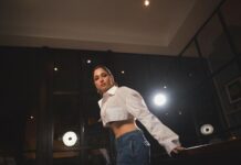 Tamannaah Instagram - Crop it like it’s hot 🤍🤍🤍 Outfit: @off___white @giuseppedimorabito_official Jewelry: @misho_designs @gabyray @ishhaara Styled by: @shaleenanathani Assisted by: @vasudhaguptaa Hair: @hairbyseema assisted by @aryan.mhatre07 Makeup: @savleenmanchanda Assisted by: @anushkajainn__ Shot by: @pixel.exposures @vidhigodha Digital team: @59thparallel