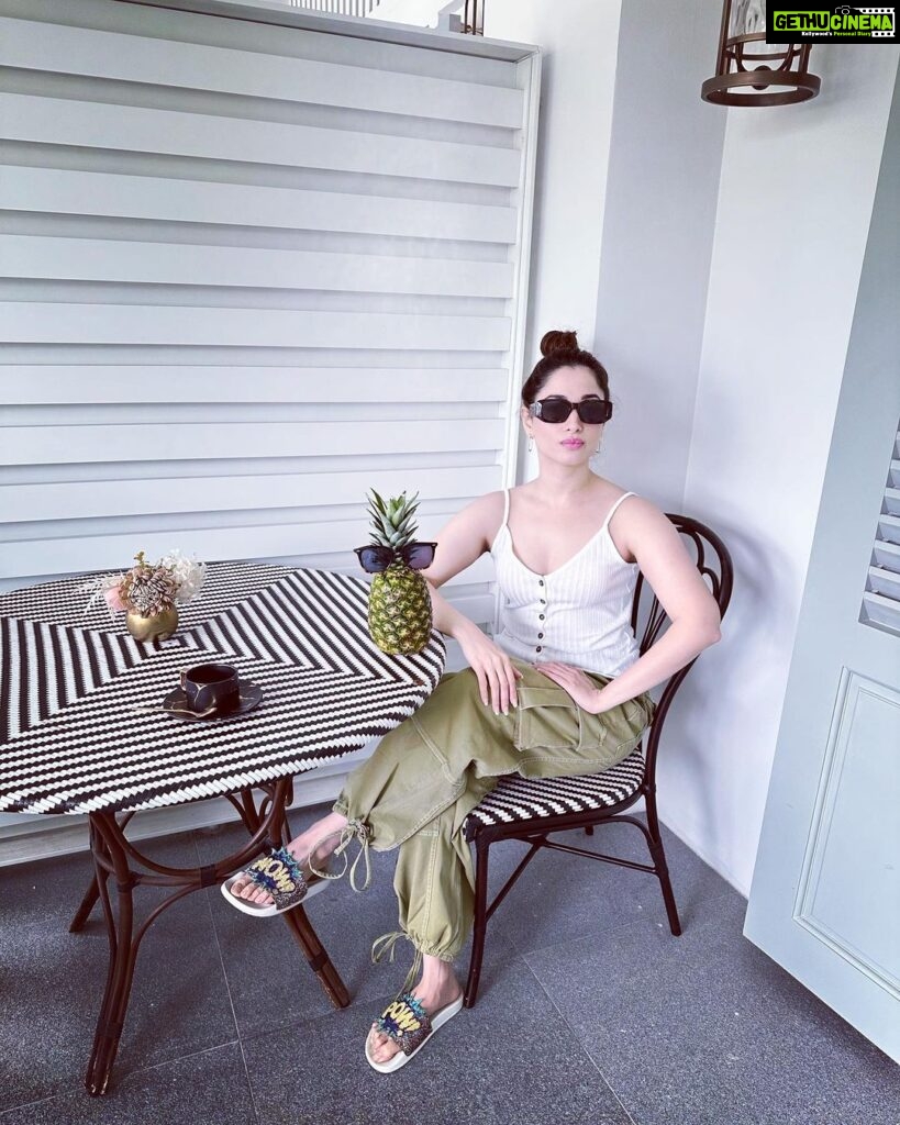 Tamannaah Instagram - Spot the difference 🍍🍍🍍 #fineapple #favourite @sentosa_island @thebarrackshotel @travelandleisureindia #sentosa #discoversentosa #thebarrackshotel #fareasthospitality Singapore