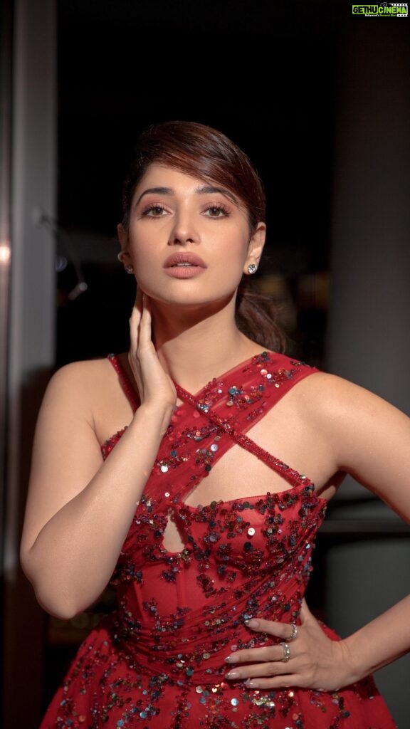 Tamannaah Instagram - What’s a fairy tale outfit without a little magic involved?✨ @filmfareme 📷: @throwbakc