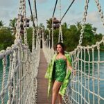 Tamannaah Instagram - Call me on my shell phone 🐚 #TlIndia #GoingPlacesWithPeople #Sentosa #DiscoverSentosa #DiscoveryNeverEnds