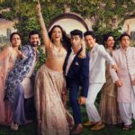 Tamannaah Instagram - Celebrate the grandest wedding affair of the year with Jee Karda!🤩 Watch #JeeKardaOnPrime, now on @primevideoin @aashimgulati @suhailnayyar @anyasinghofficial @samvednasuwalka @sayan1164 @nonu_chidiya @homster #DineshVijan @abbasdalal @poovijan @parekhashni @maddockfilms @tseries.official @sachinjigar @Soulfulsachin @jigarsaraiya @safirock @mellowmellow @hrishikesh_gangan @lionoath21 @romilved @indrajitchetia @mixedbyhanish