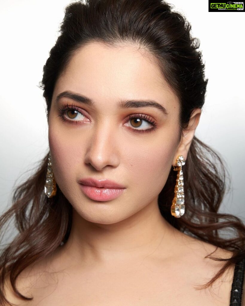Tamannaah Instagram - Forces of Fashion 🖤🖤🖤 @vogueindia Wearing - @manishmalhotraworld @manishmalhotra05 Jewellery - @anmoljewellers @dipublicrelations Styled by - @ekalakhani Style Team - @nupur_p @arpita.kc @team___e Hair and Makeup - @florianhurel assisted by @bhaktilakhani Photographed by - @leroifoto