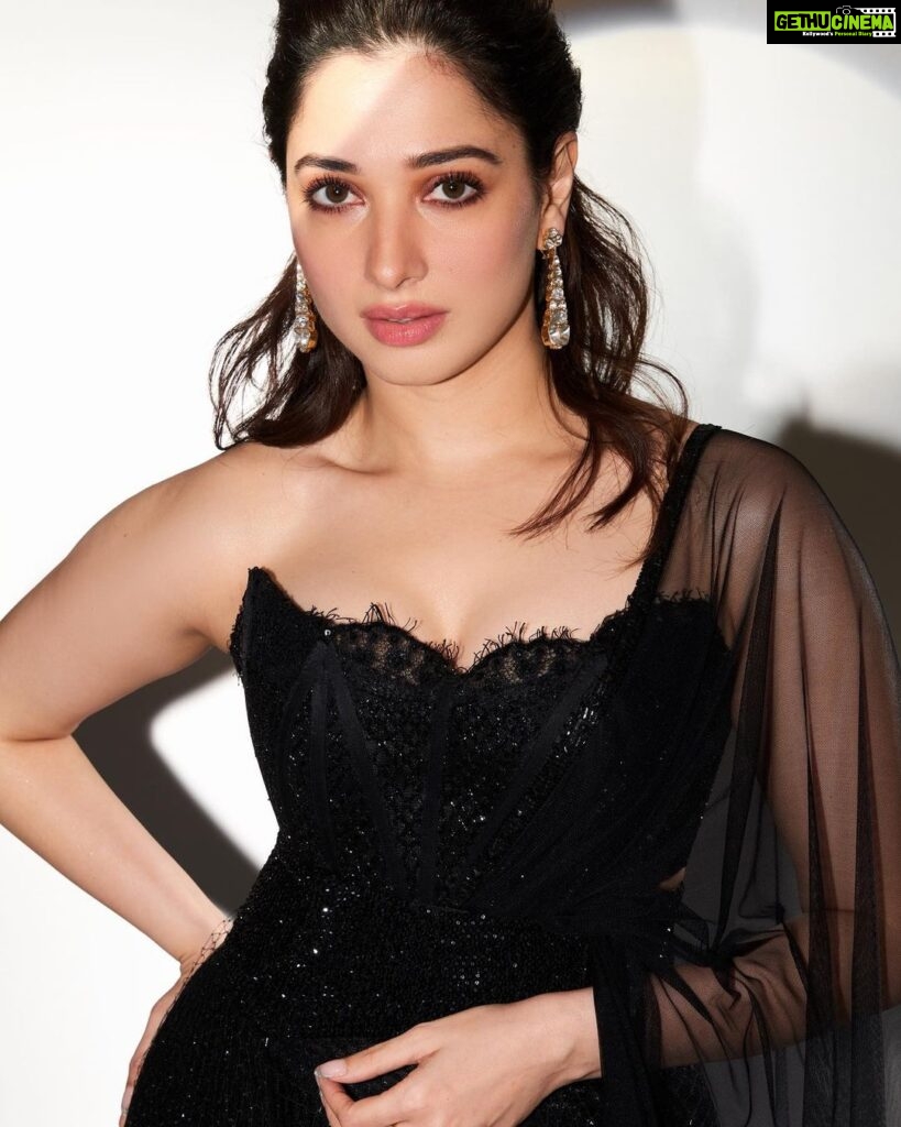 Tamannaah Instagram - Forces of Fashion 🖤🖤🖤 @vogueindia Wearing - @manishmalhotraworld @manishmalhotra05 Jewellery - @anmoljewellers @dipublicrelations Styled by - @ekalakhani Style Team - @nupur_p @arpita.kc @team___e Hair and Makeup - @florianhurel assisted by @bhaktilakhani Photographed by - @leroifoto