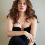 Tamannaah Instagram - ❤️‍🔥❤️‍🔥❤️‍🔥 Outfit : @magdabutrym Jewelry: @outhousejewellery Styled by : @shaleenanathani Assisted by : @vasudhaguptaa Makeup by : @savleenmanchanda Hair by : @hairbyseema Shot by : @pixel.exposures @vidhigodha