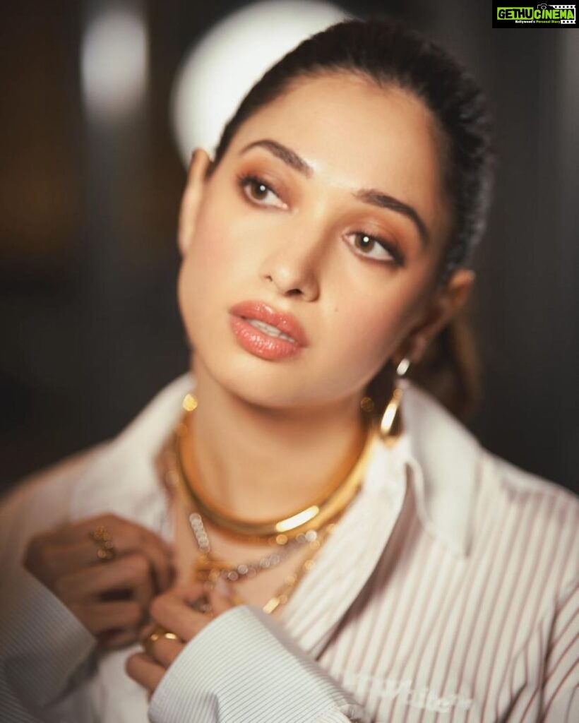 Tamannaah Instagram - Crop it like it’s hot 🤍🤍🤍 Outfit: @off___white @giuseppedimorabito_official Jewelry: @misho_designs @gabyray @ishhaara Styled by: @shaleenanathani Assisted by: @vasudhaguptaa Hair: @hairbyseema assisted by @aryan.mhatre07 Makeup: @savleenmanchanda Assisted by: @anushkajainn__ Shot by: @pixel.exposures @vidhigodha Digital team: @59thparallel