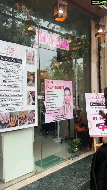 Tanushree Dutta Instagram - Hey, Insta fam! Today, I decided to indulge in some self-care and pamper my skin. There's something truly magical about Hydrafacial,that the feeling of gentle exfoliation, serum infusion, luxurious masks, and the soothing touch of skincare products. so I took some time to unwind and treat myself to a refreshing facial. πββοΈβ¨ Thank you @hubofhealthclinic and @heenabhimani for such a wonderful Facial and hospitality. Xoxo